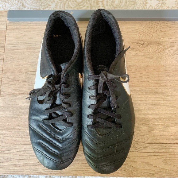 Black Tiempo Cleats Nike - Picture 2 of 5